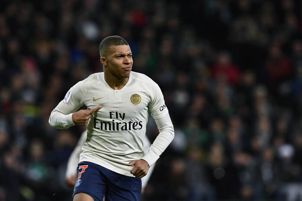 红军旧将：高价三新援必须踢首发，非洲杯是拿下萨拉赫的好时机